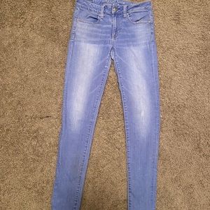 American Eagle light wash skinny jeans